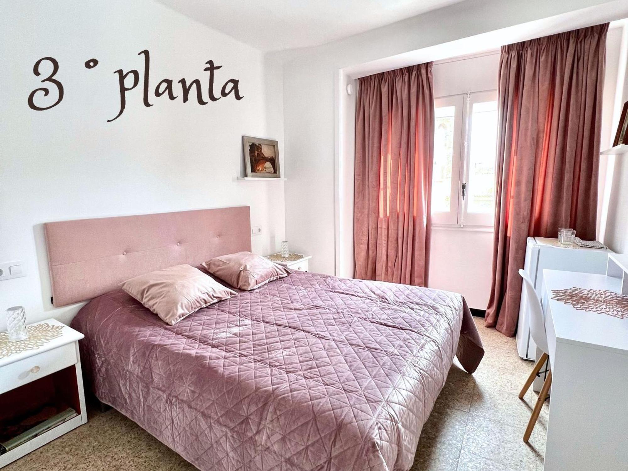 רוזס Escondite Central Con Terraza Compartida En La Azotea מראה חיצוני תמונה