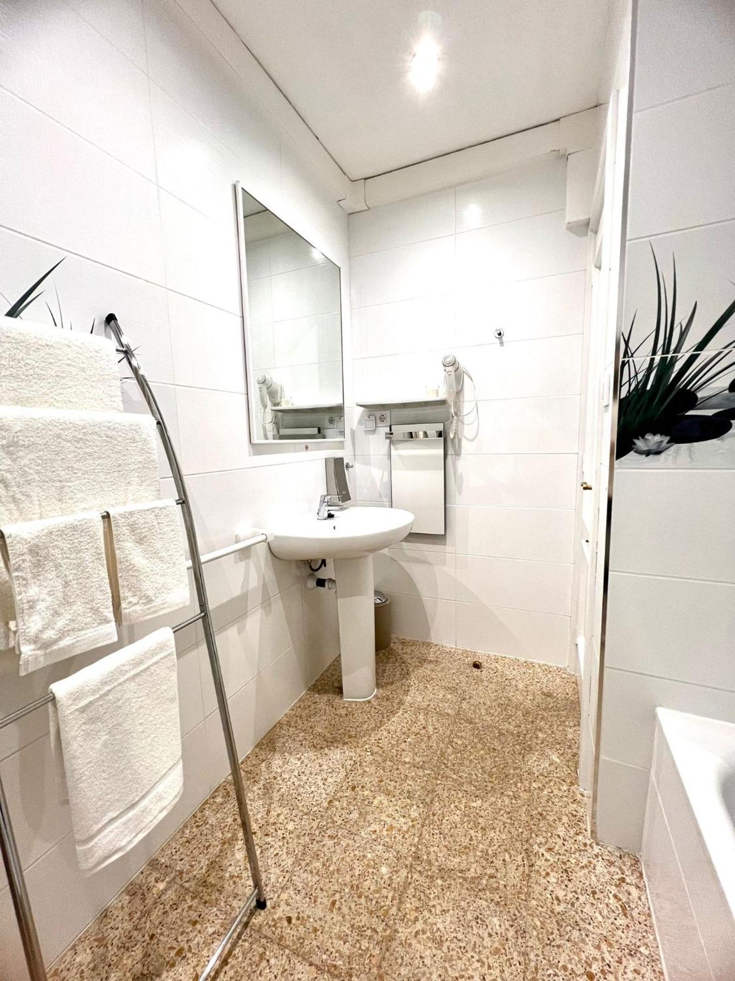 רוזס Escondite Central Con Terraza Compartida En La Azotea חדר תמונה